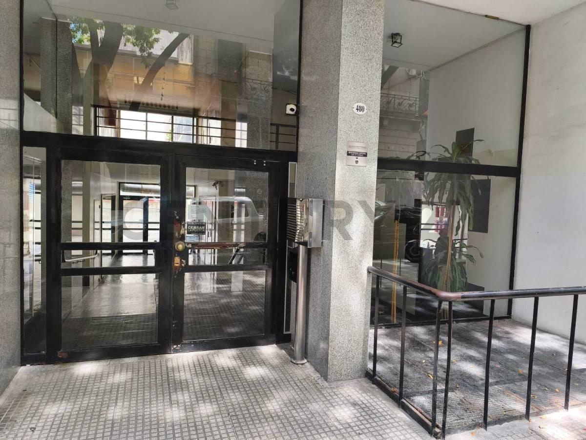 Foto de VENTA DEPARTAMENTO 4amb BARRACAS Piso Alto, imagen 1