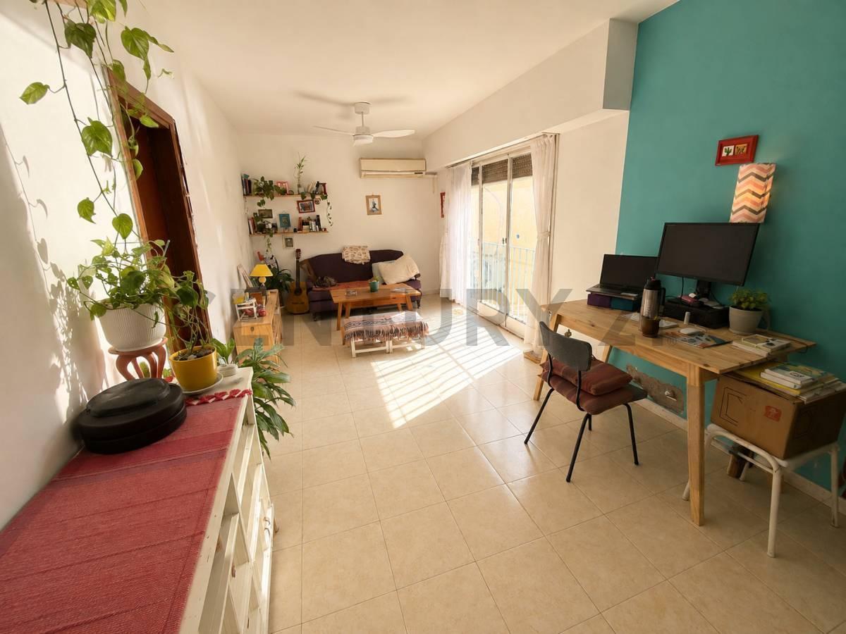 Foto de Venta Departamento 3 Ambientes en La Paternal Luminoso, imagen 1