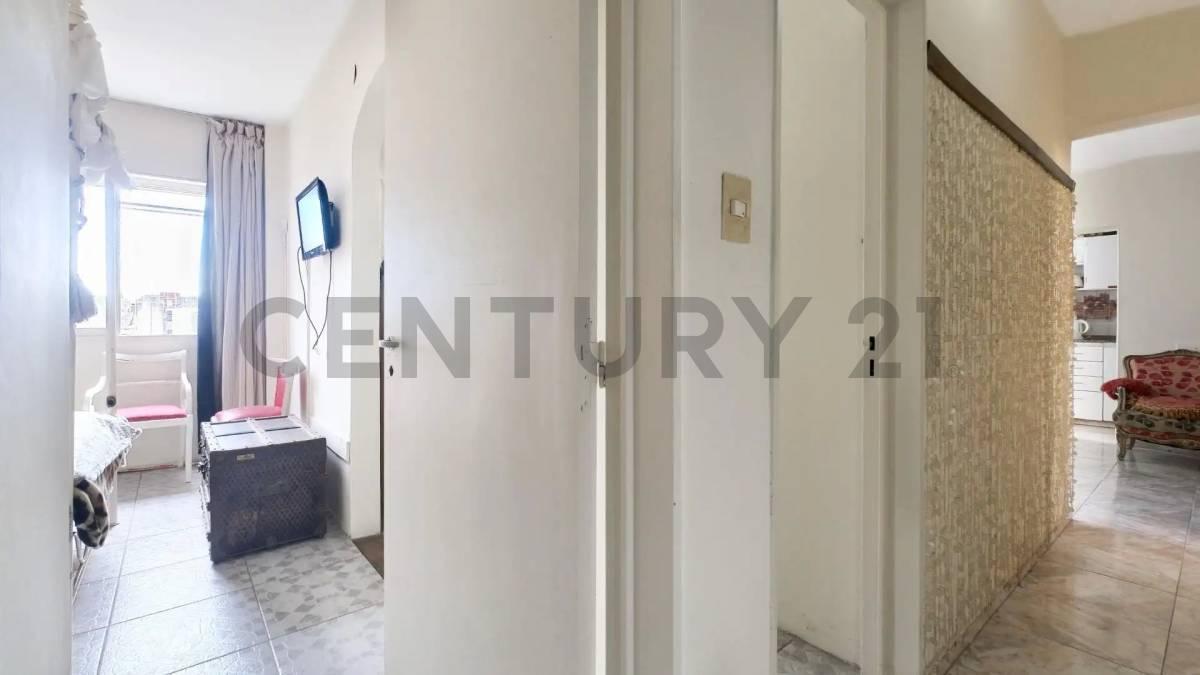 Foto de VENTA DEPARTAMENTO 4amb BARRACAS Piso Alto, imagen 5