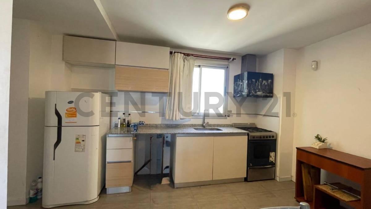 Foto de VENTA MONOAMBIENTE en FLORES SUPER LUMINOSO!!, imagen 1