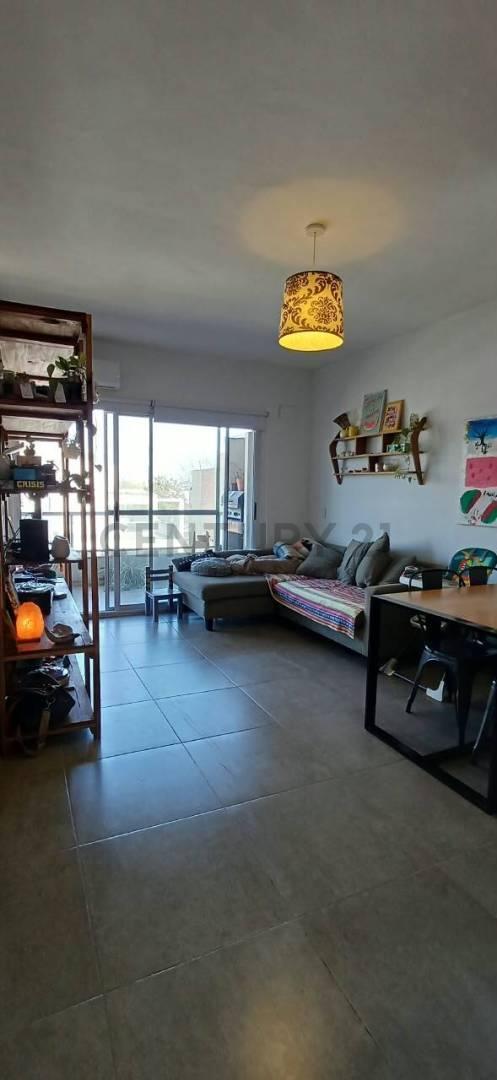 Foto de VENTA DEPARTAMENTO SEMIPISO 3 AMBIENTES Y COCHERA CUBIERTA - TIGRE, imagen 3