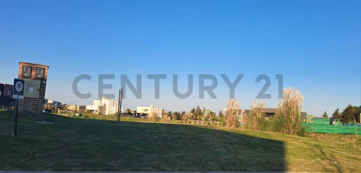 Foto de Venta de lote central en el Barrio El Naudir- Aguas Privadas, imagen 5