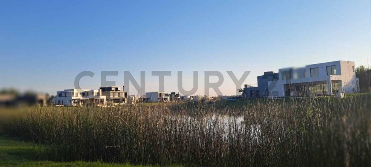 Foto de Venta de lote central en el Barrio El Naudir- Aguas Privadas, imagen 3