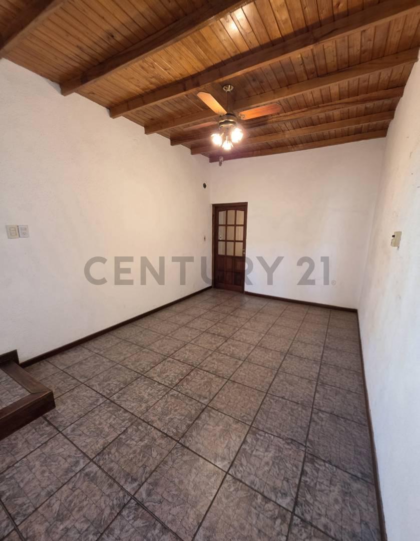 Foto de VENTA CASA 4 AMBIENTES.JOSE C.PAZ, imagen 2