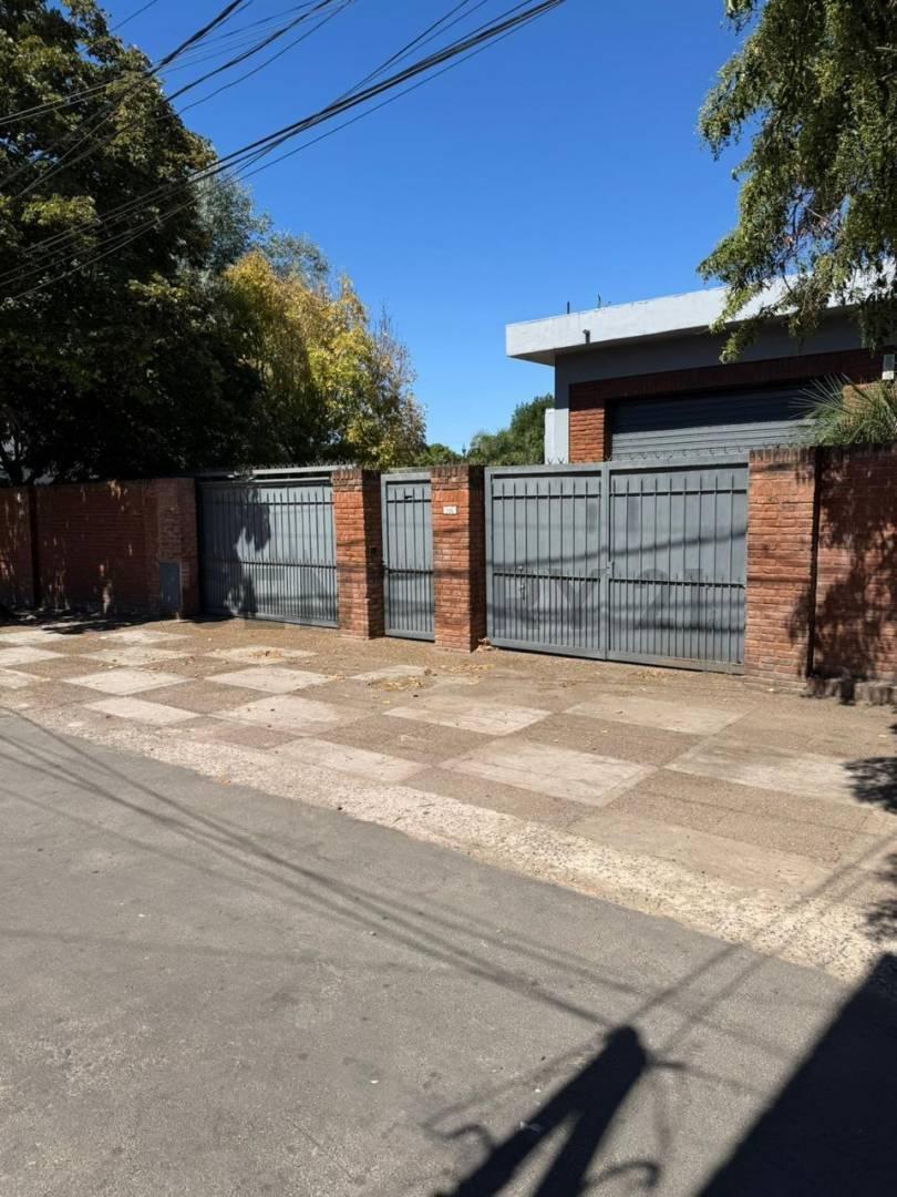 Foto de Venta - Casa Galpón - Don Torcuato, imagen 1