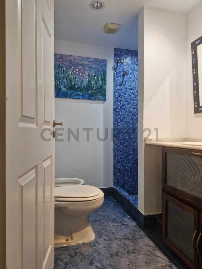 Foto de Venta Casa 6 Amb. Martinez, imagen 2