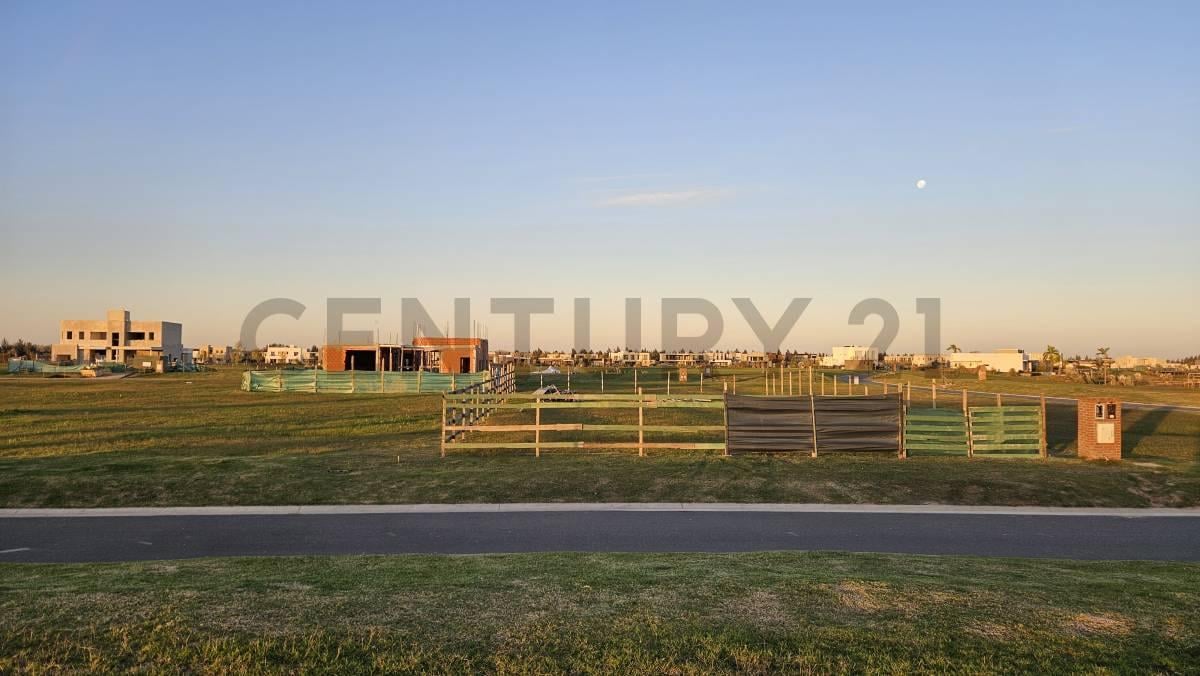 Foto de El Naudir - Lote con la Mejor Vista Abierta al Lago y Atardecer Único, imagen 3