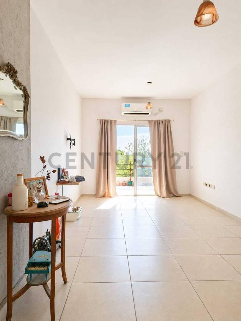 Foto de Venta departamento 3 ambientes con balcón aterrazado, Pilar Centro, imagen 1