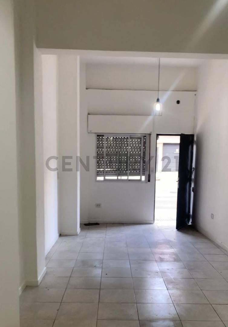 Foto de Venta de ph 2 ambientes, Valentin Alsina, Lanús, imagen 1
