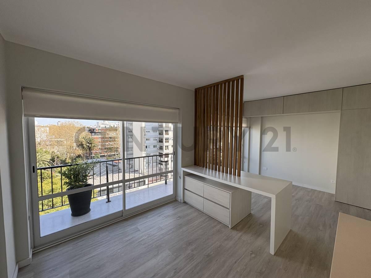 Foto de Venta Monoambiente totalmente refaccionado a nuevo con balcón corrido y, imagen 2