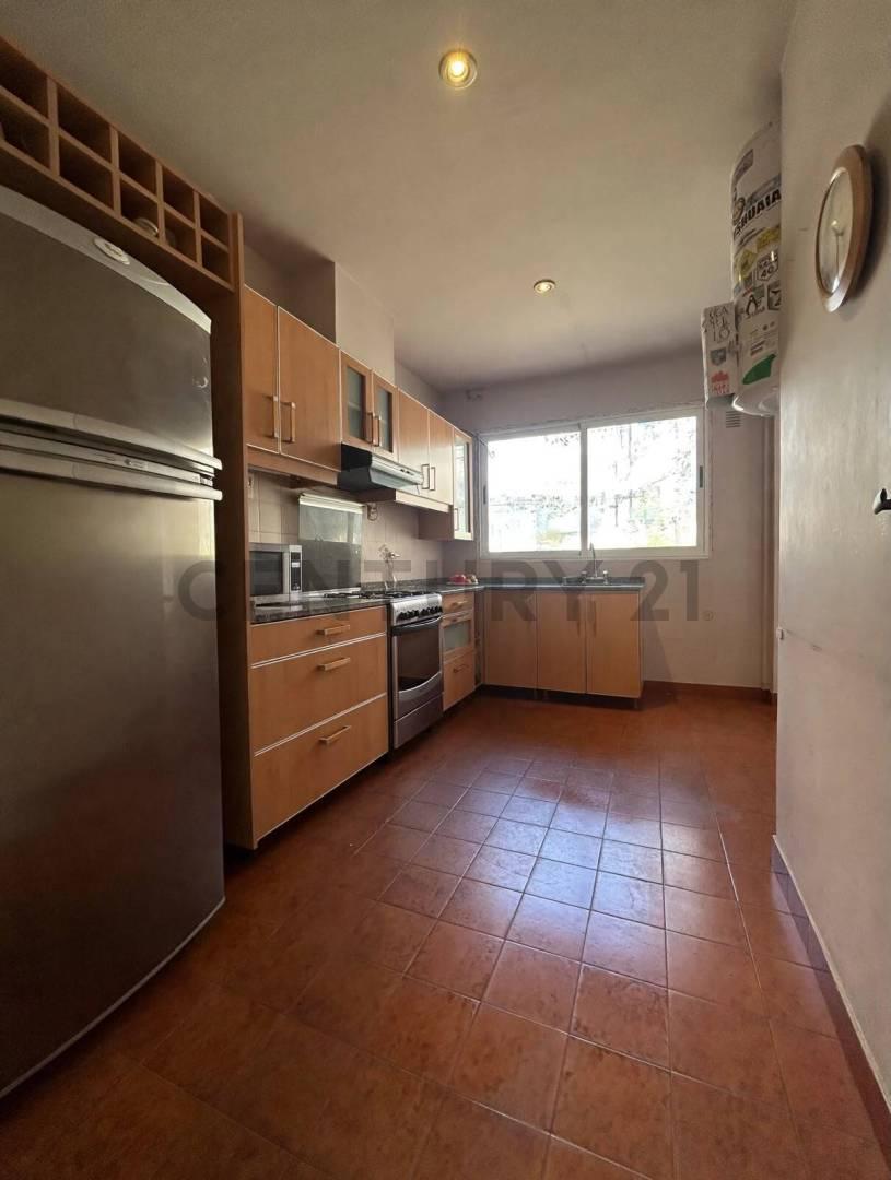 Foto de Casa en alquiler | 4 dormitorios | Dependencia con cocina y baño |, imagen 1