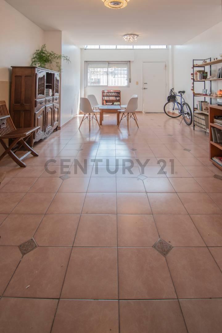 Foto de VENTA PH 3 AMBIENTES CON PATIO Y ENTRADA INDEPENDIENTE- FLORESTA, imagen 1