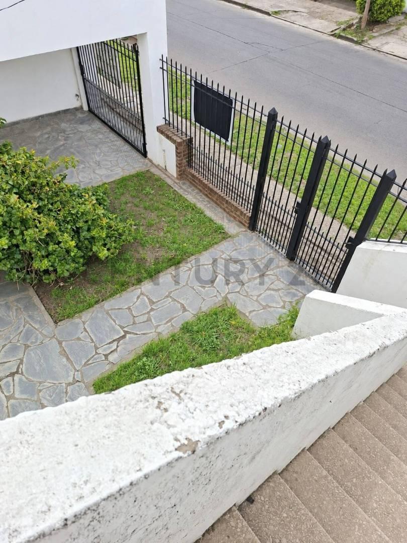 Foto de Venta de casa 3 ambientes con departamento independiente y amplio, imagen 1