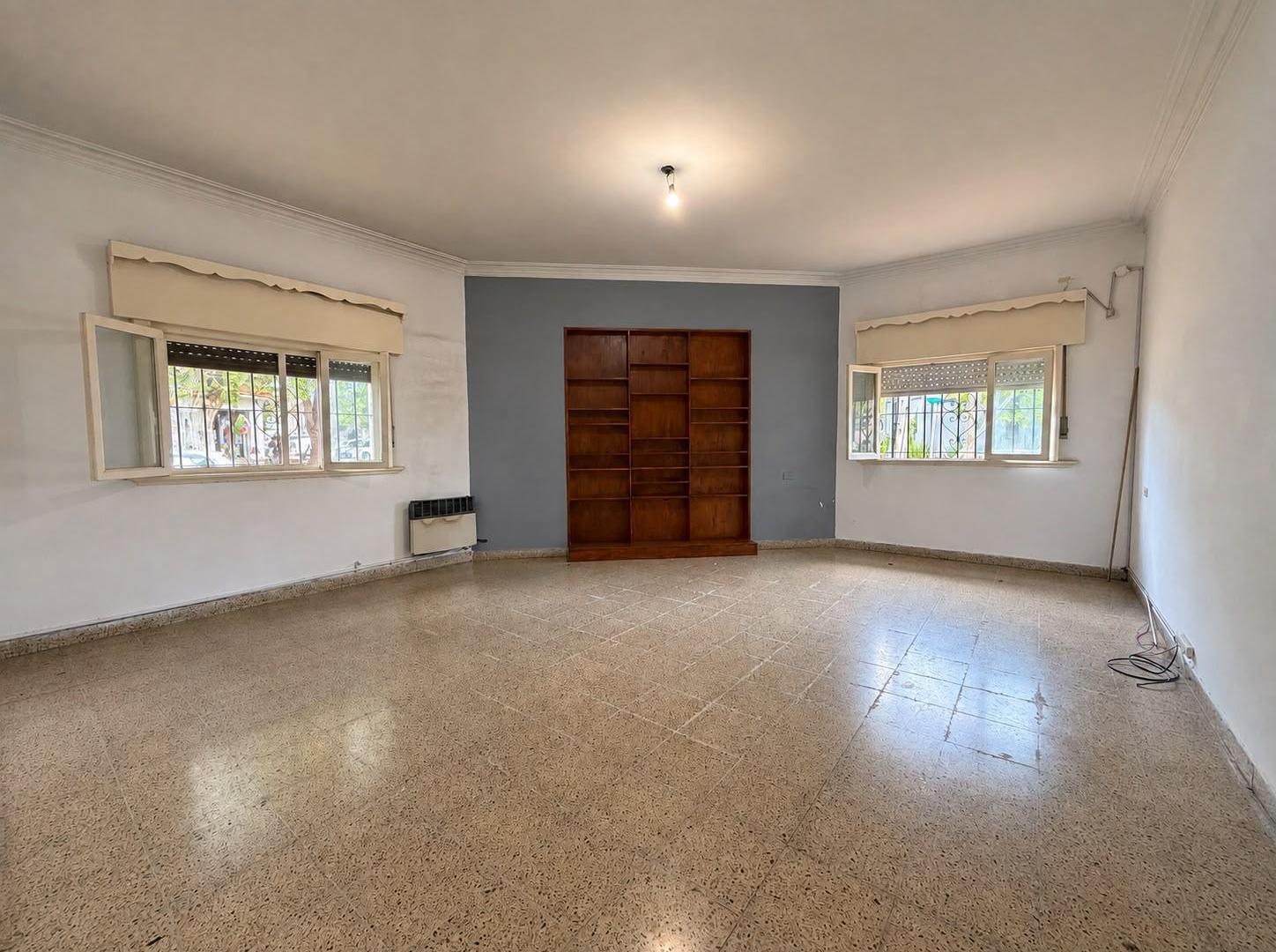 Foto de VENTA CASA 3 AMBIENTES EN SAN ISIDRO, imagen 1
