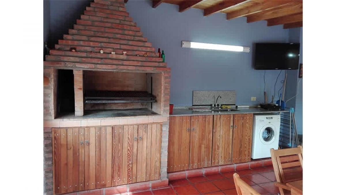 Foto de Triplex 3amb + dep + Parrilla en venta Sarandí Avellaneda, imagen 3
