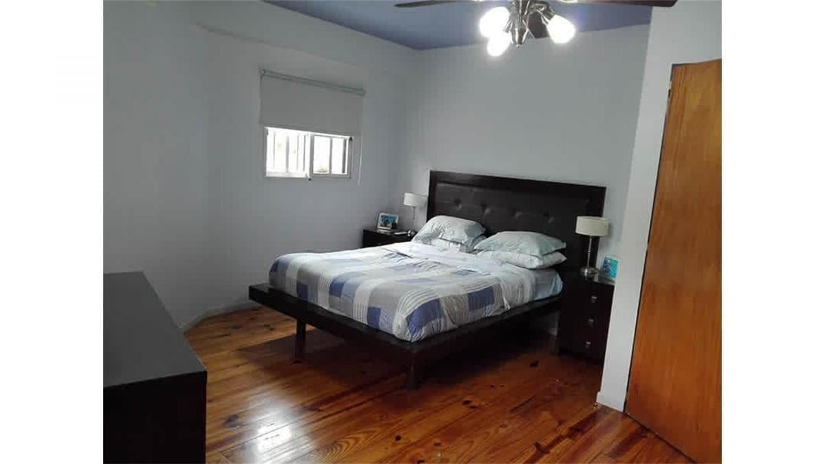 Foto de Triplex 3amb + dep + Parrilla en venta Sarandí Avellaneda, imagen 5