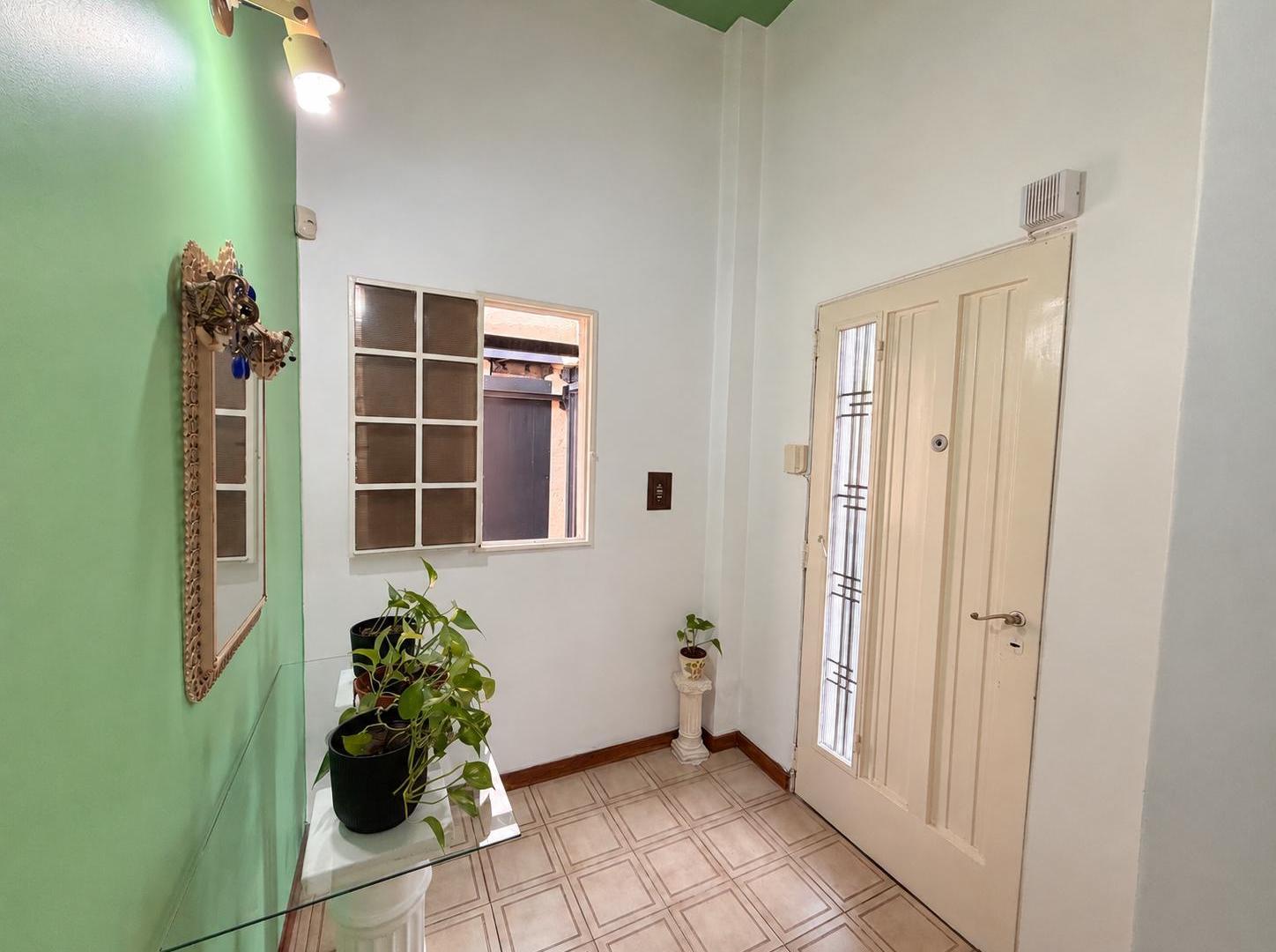 Foto de CASA - 5 AMBIENTES - VENTA, imagen 1