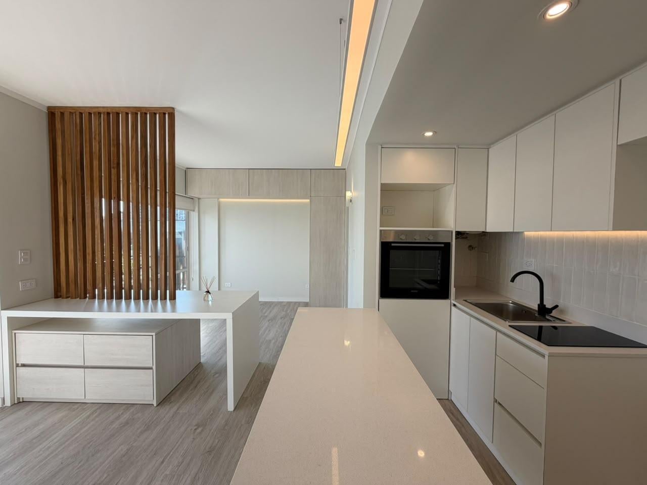 Foto de Venta Monoambiente totalmente refaccionado a nuevo con balcón corrido y, imagen 3