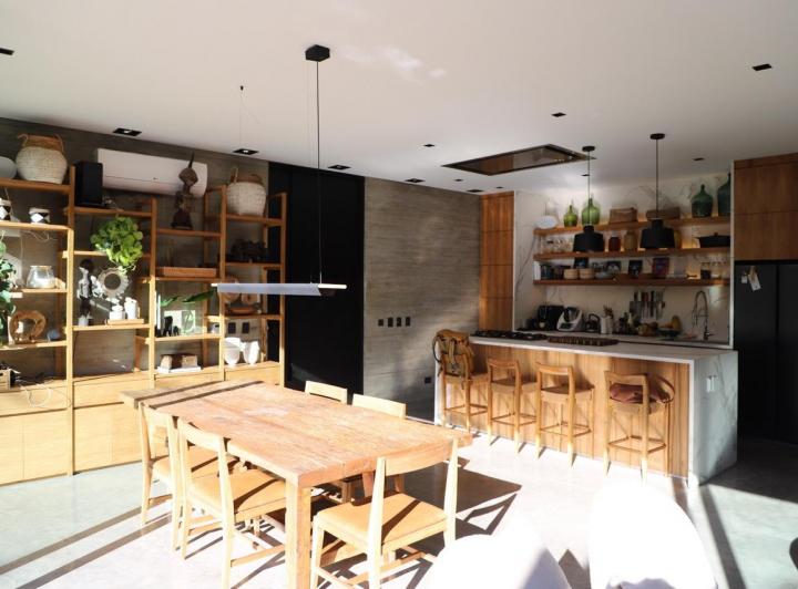 Casa Moderna, con pileta y jardin en lo mejor de Las Lomas 5