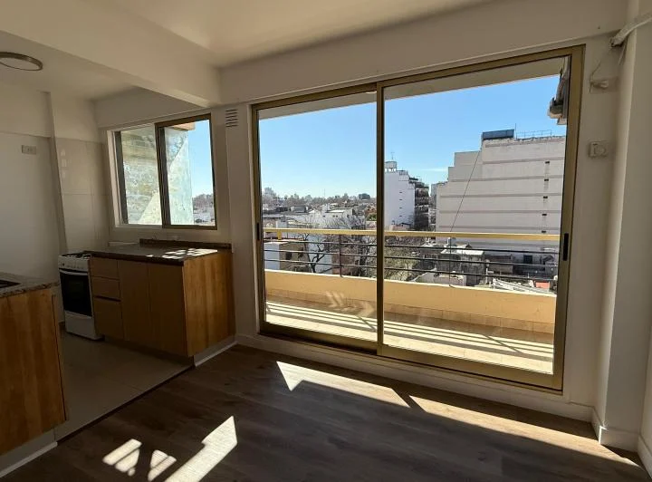 Moderno 2 ambientes con balcón al frente y amenities de categoría 3