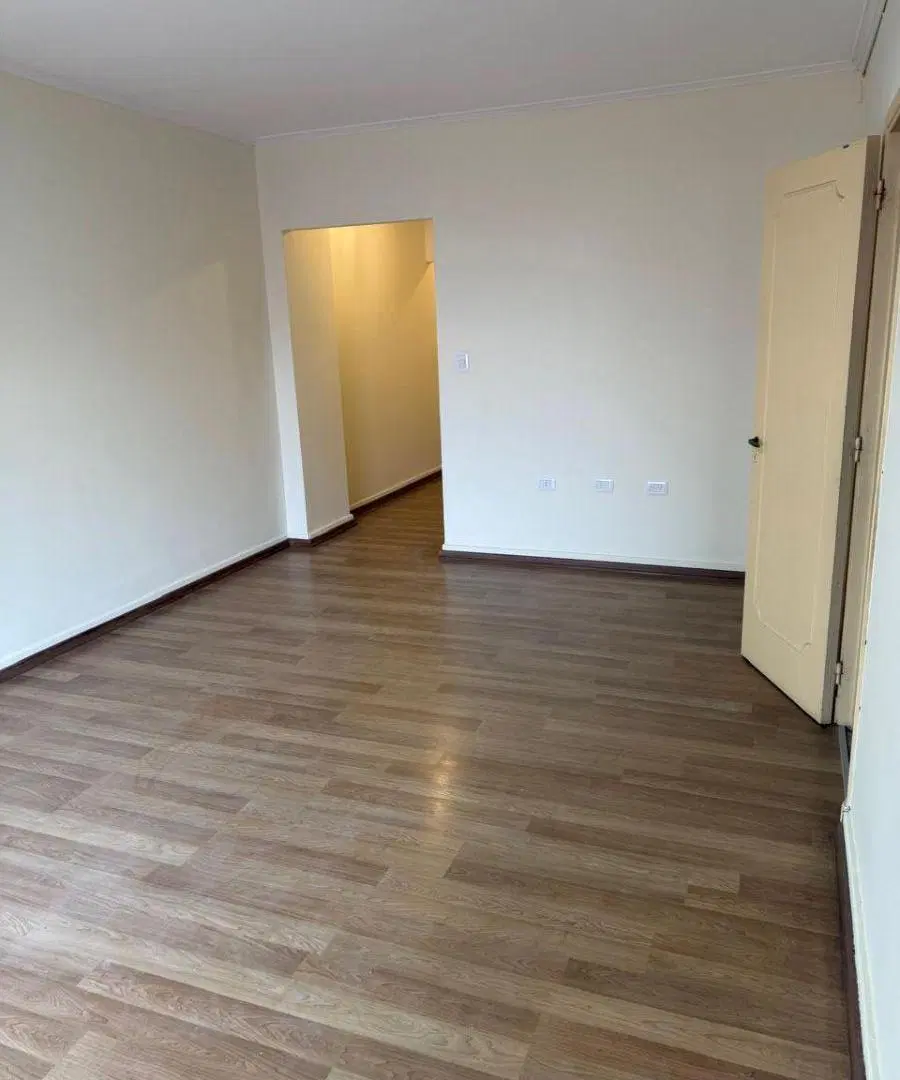 Departamento en alquiler de 3 dormitorios, centro calle 8 esq. 49, de La Plata 2