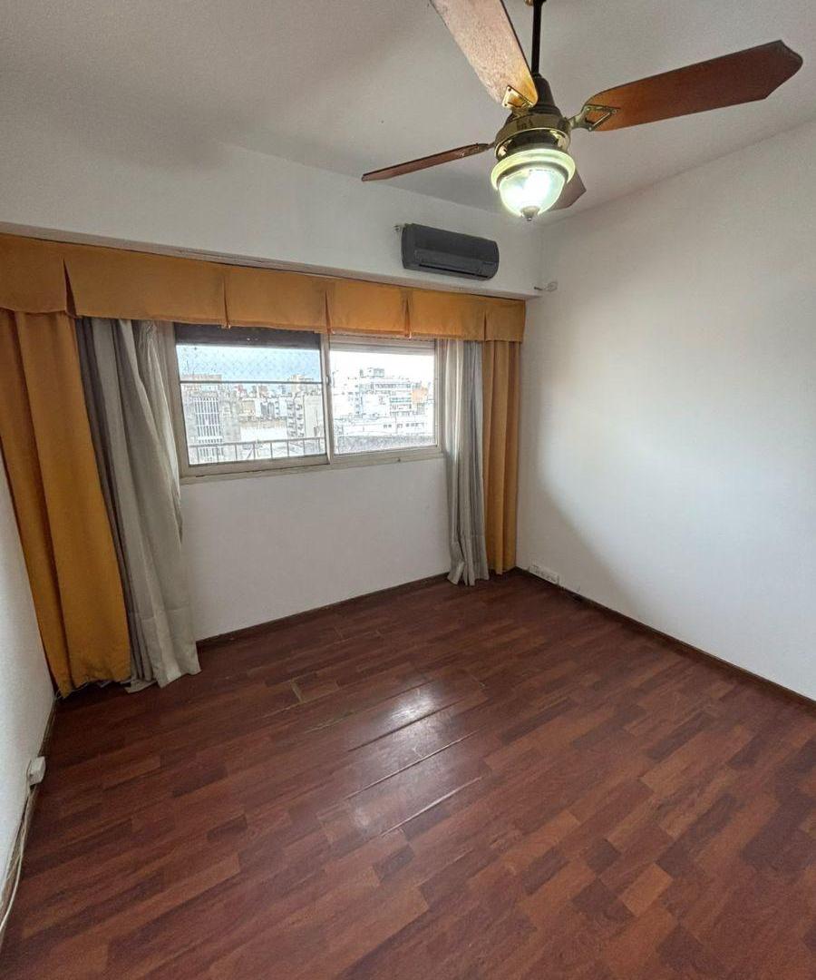 Foto de Venta - Departamento de 3 Dormitorios con Cochera, imagen 1