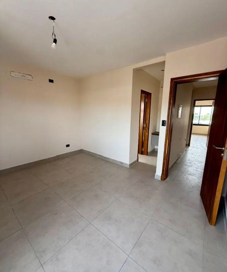 Casa en venta en Barrio Lomas de Russell 8