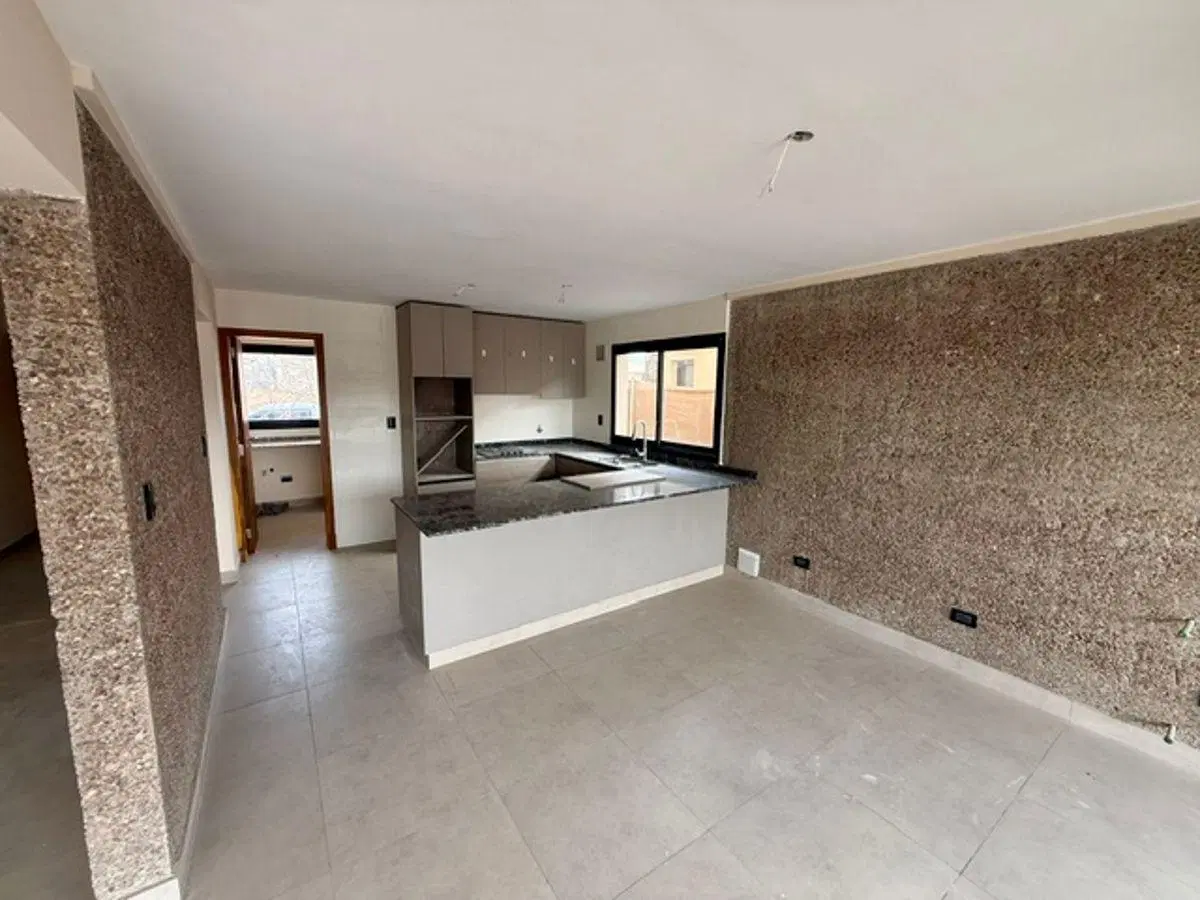Casa en venta en Barrio Lomas de Russell 4