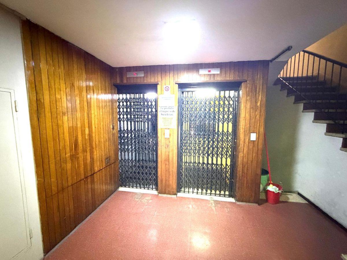 Foto de VENTA DE OFICINA EN PLENO CENTRO DE MENDOZA, imagen 4