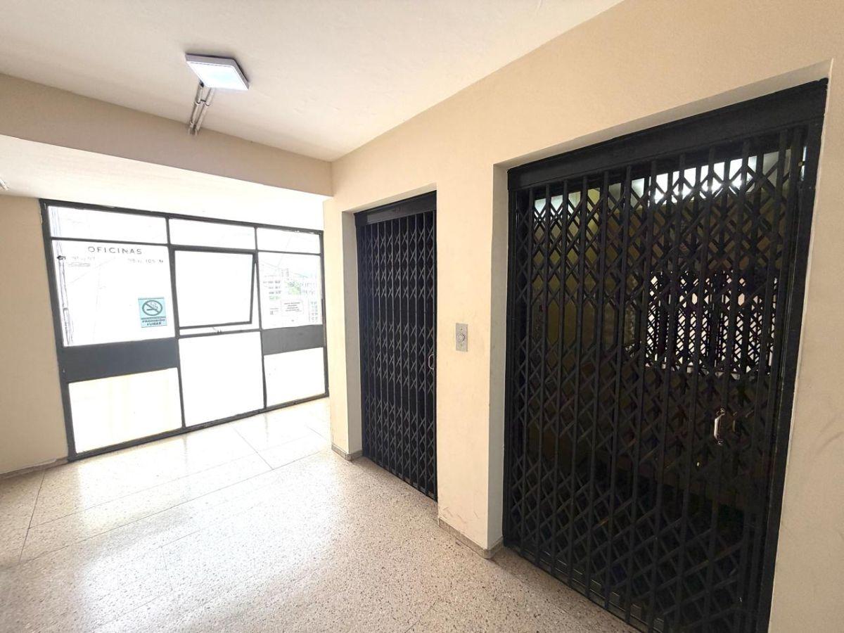 Foto de VENTA DE OFICINA EN PLENO CENTRO DE MENDOZA, imagen 5