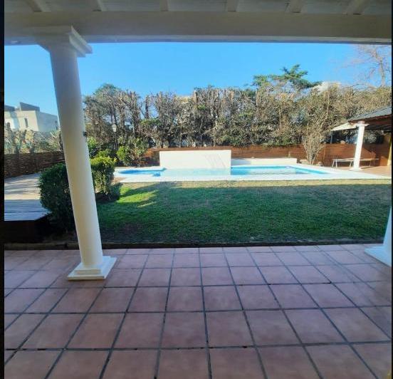 ALQUILAMOS CASA EN VALLE ESCONDIDO - 3 dormitorios Pileta Coch para 4 vehículos Expensas bajas 3