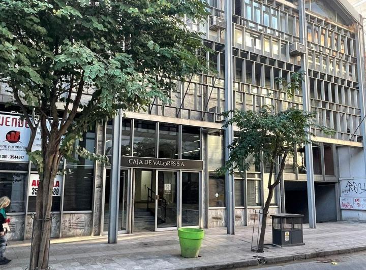 Alquiler  Local exclusivo para entidad financiera en Rosario de Santa Fe 235 (Pleno Centro) 2
