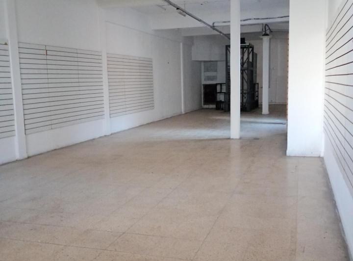 AMPLIA OFICINA LOCAL - 300M2 - PLENO Ctro - Excel precio incluye Expensas.- 2