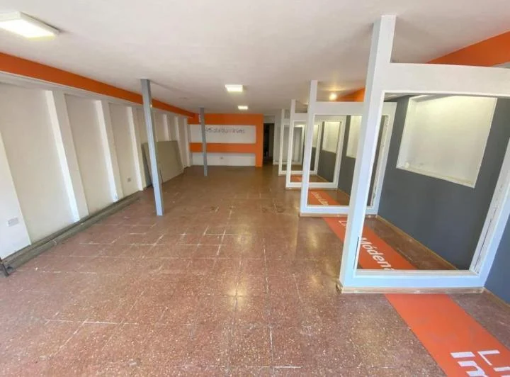 Alquiler de local Zona muy comercial en pleno ctro -Alvear 615 zona construcciÇün 2
