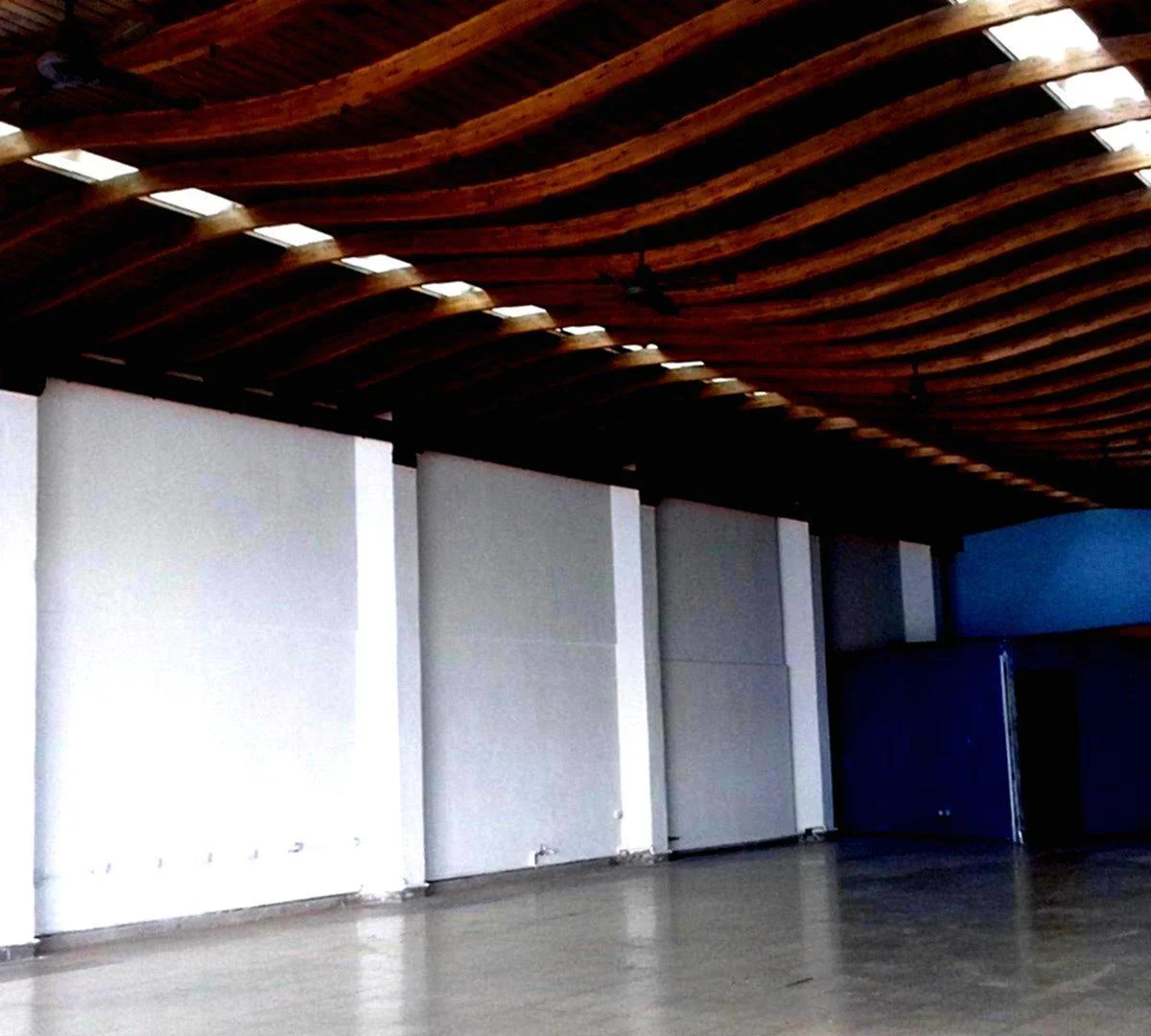 Foto de ALQUILAMOS IMPORTANTE LOCAL CÉNTRICO CORDOBA CAPITAL MAXIMA EXPOSICION PARA TU MARCA, imagen 1
