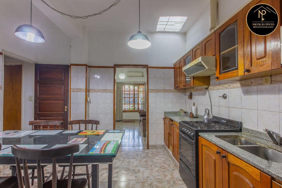 Foto de EXCELENTE CASA TIPO CHALET EN VENTA - MORON SUR, imagen 3