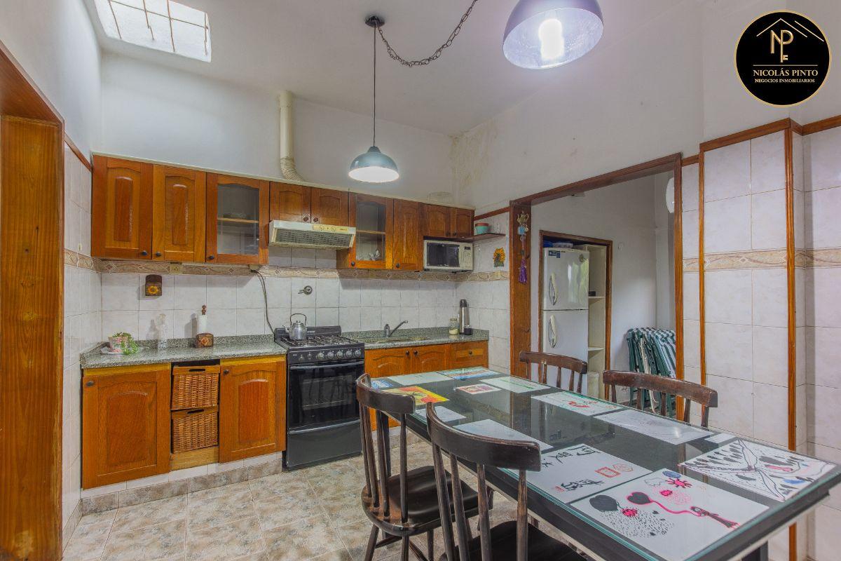 Foto de EXCELENTE CASA TIPO CHALET EN VENTA - MORON SUR, imagen 4