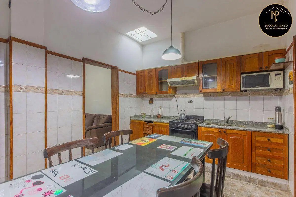 EXCELENTE CASA TIPO CHALET EN VENTA - MORON SUR 5