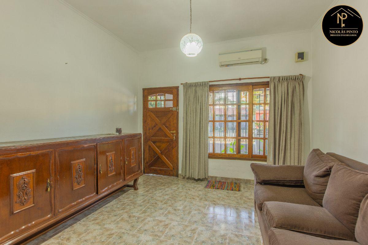 Foto de EXCELENTE CASA TIPO CHALET EN VENTA - MORON SUR, imagen 1