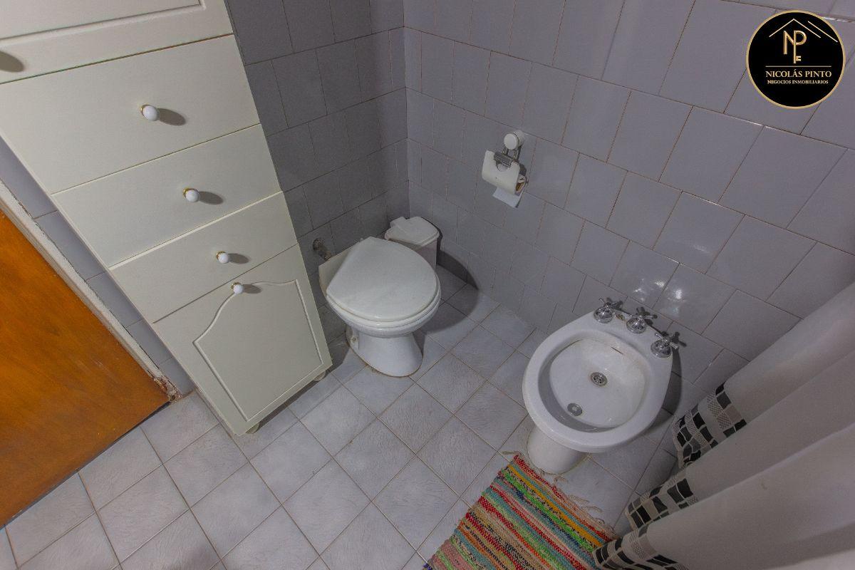 Foto de Excelente Casa 3 Amb en Venta con Cochera y Espacio Verde - Moron, imagen 3