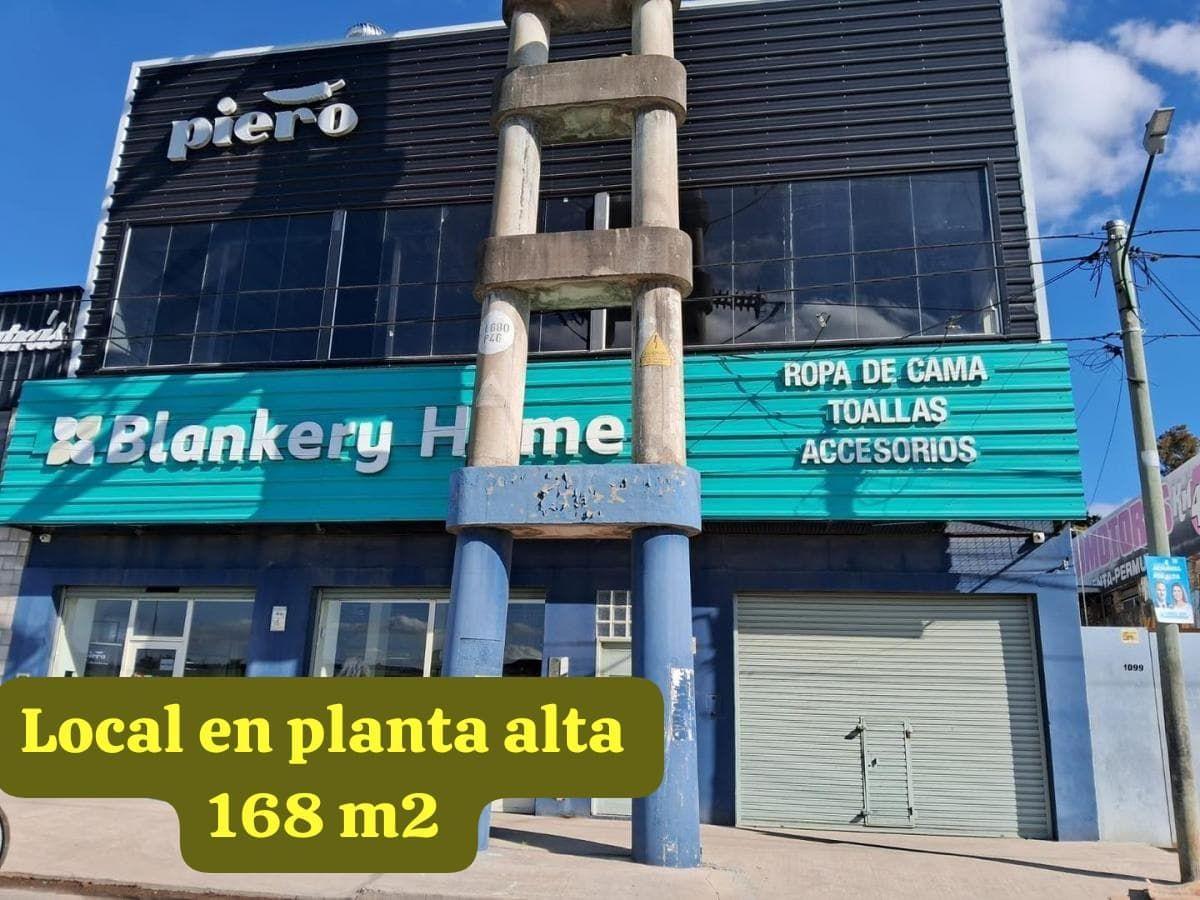 Foto de AMPLIO LOCAL EN PLANTA ALTA SOBRE COLECTORA RAMAL PILAR PRÓXIMO A RUTA, imagen 5