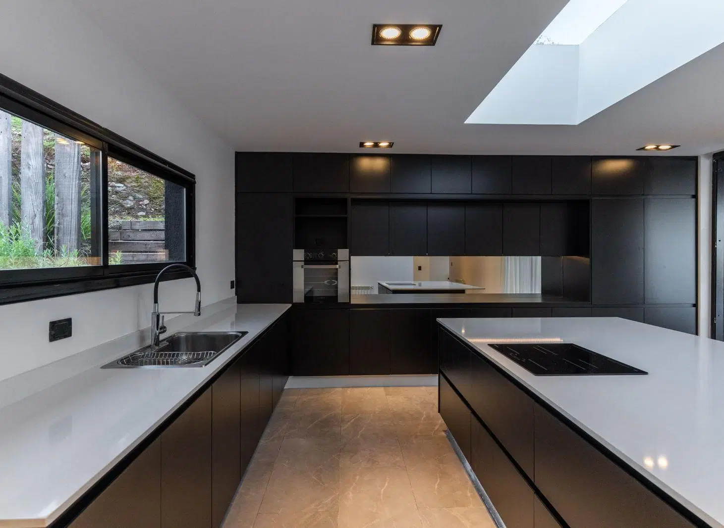 Casa en venta - 4 dorm - 5 baños - La Pankana 8