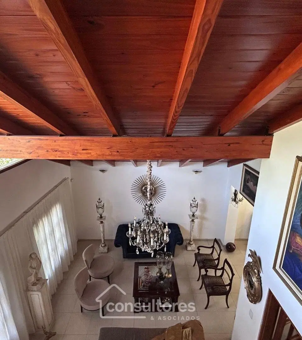VENTA CASA 3 DORMITORIOS BARRIO ARGUELLO 4