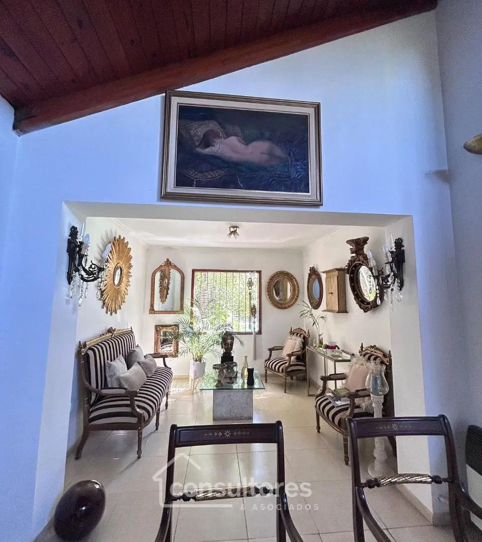 VENTA CASA 3 DORMITORIOS BARRIO ARGUELLO 5