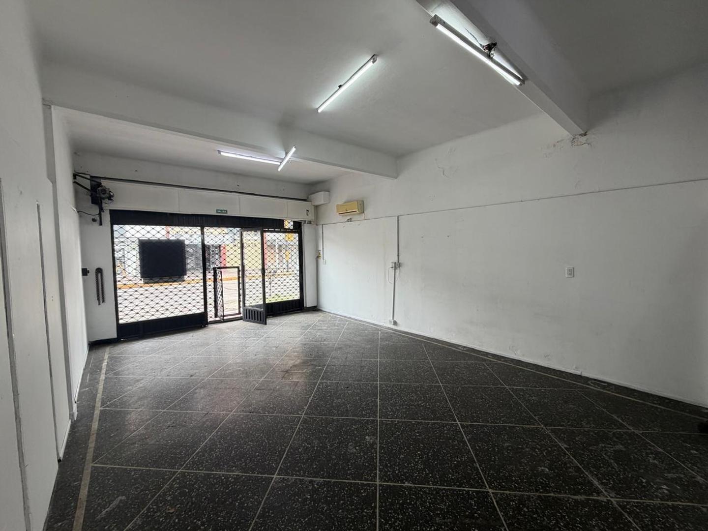 Foto de Local Comercial en Sarandi, imagen 2
