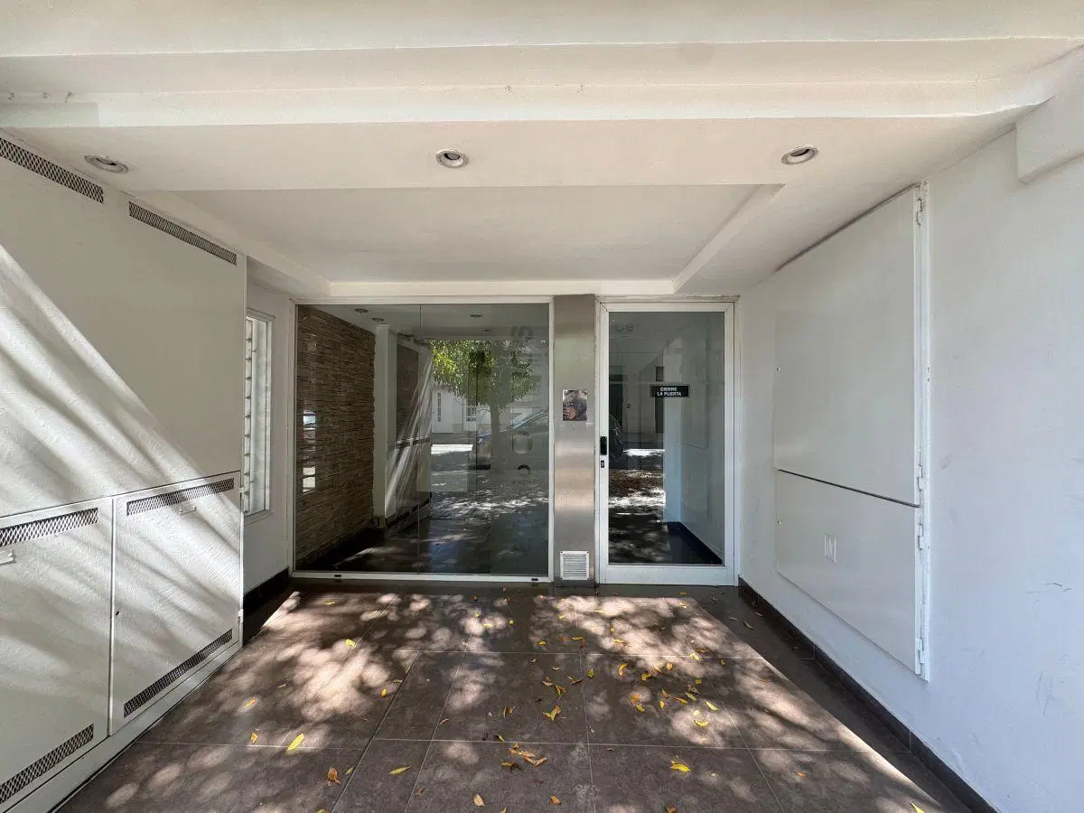 Venta - Cerrito 71 Piso 2 Con Balcon 2