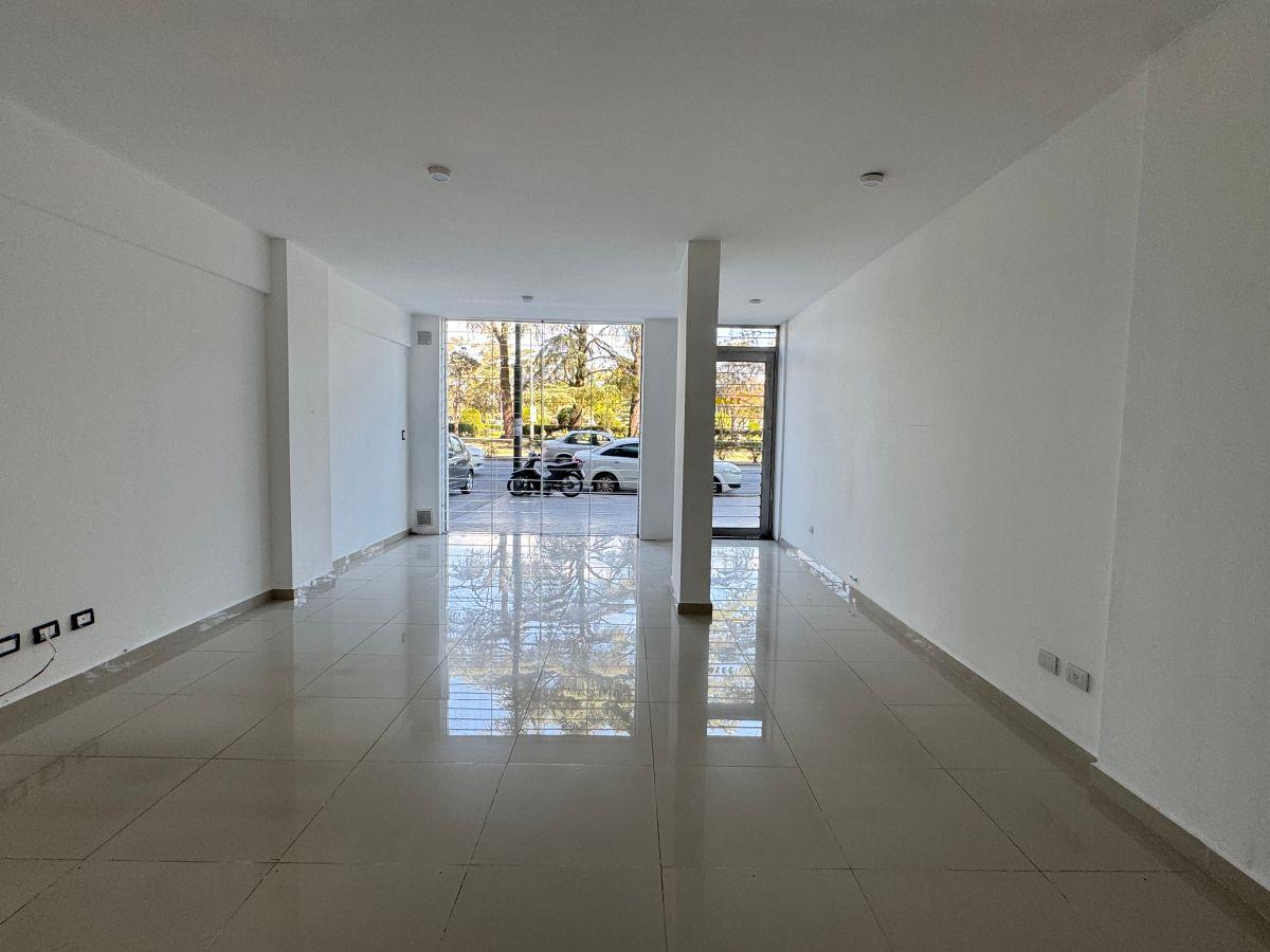Foto de ALQUILER LOCAL COMERCIAL - Av. Pellegrini 2378, imagen 2