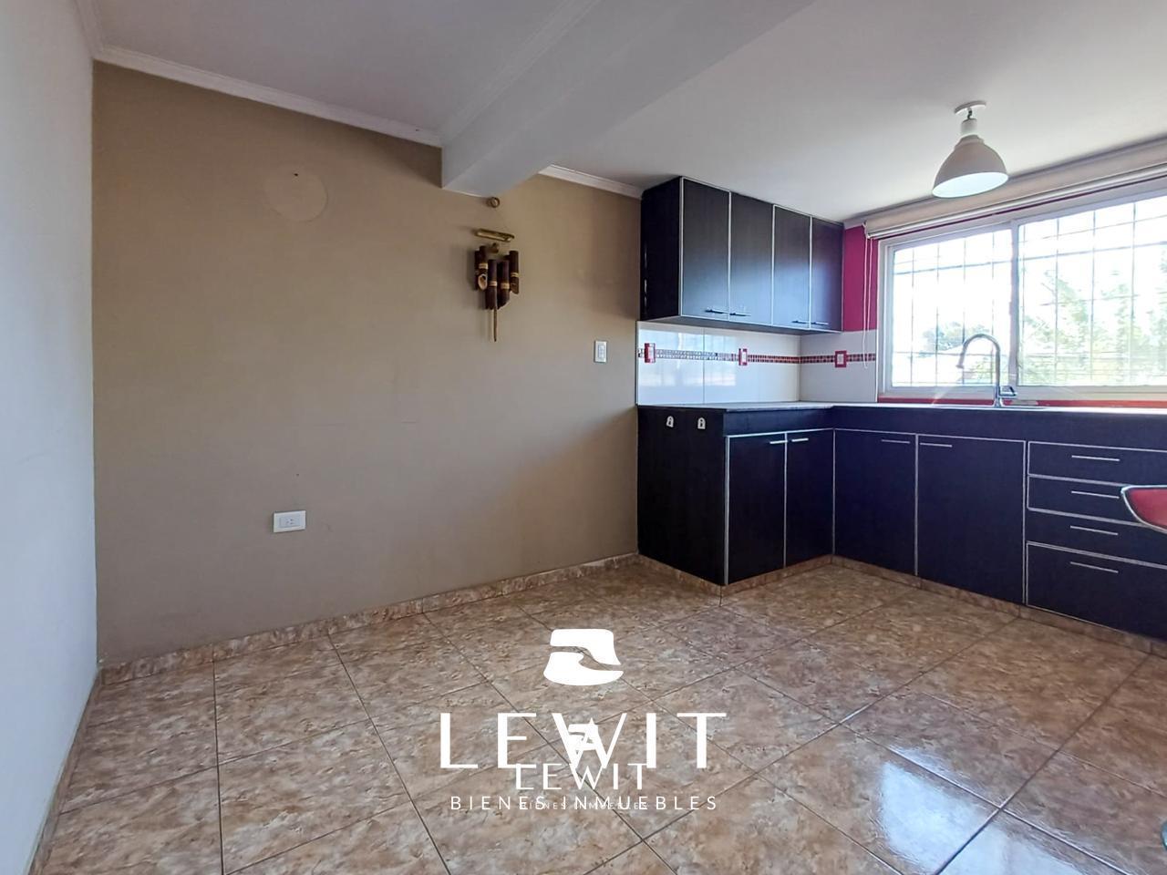 Foto de Alquiler Galpón 300m² con Oficina Casa 3 Dormitorios| Chocón al 1700, imagen 1