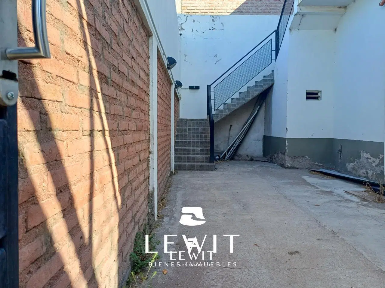 Alquiler Galpón 300m² con Oficina   Casa 3 Dormitorios| Chocón al 1700  Neuquén Capital 3