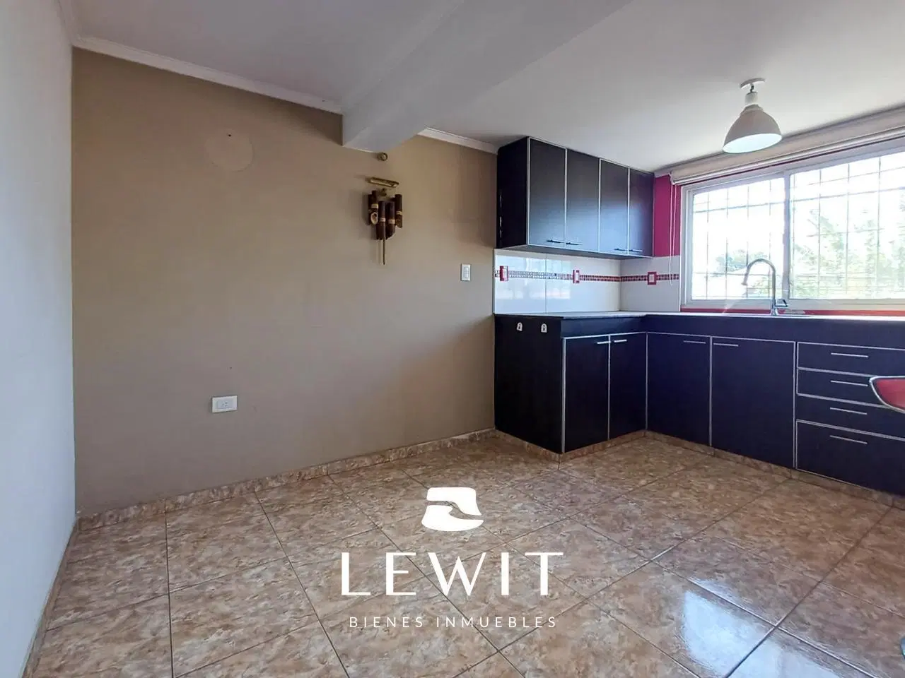 Venta Galpón 300m² con Oficina Casa 3 dormitorios | Chocón al 1700 Neuquén Capita 5